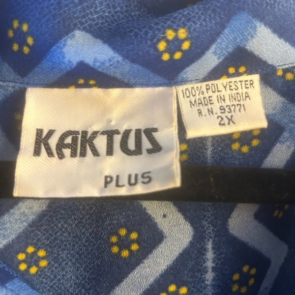 Blue Patterned Button-Up Shirt - Picture 3 of 3